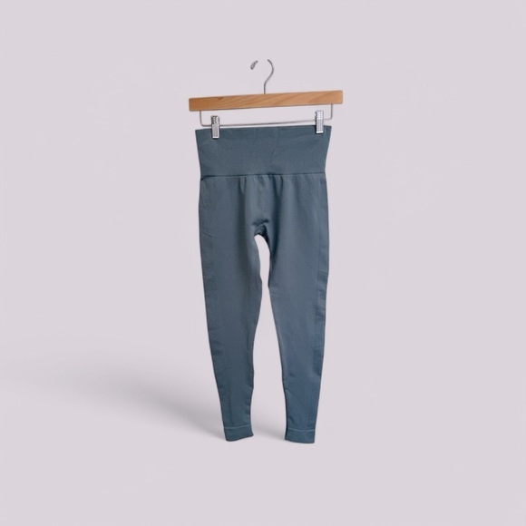 Women’s SET Active Leggings! Medium! - Picture 2 of 4